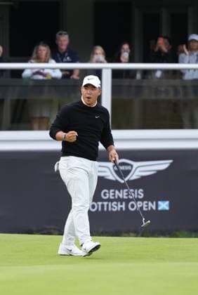 Tom Kim of South Korea celebrates as he holes a par putt on the 18th green. Genesis Scottish Open, Golf, The Renaissance Club, North Berwick, Scotland, UK - 12 Jul 2026North Berwick The Renaissance Club Scotland United Kingdom  Copyright: xShutterstockx 16984083cm