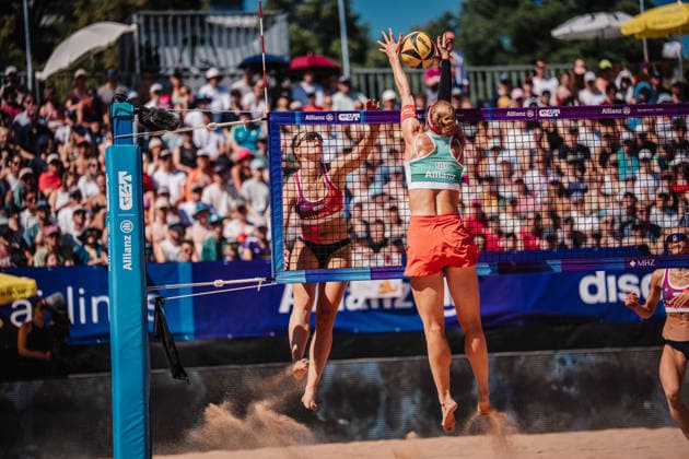 Beachvolleyball Frauen Allianz German Beach Tour 2026 Tourstop München 12.07.2026 v.l. Elea Beutel gegen Dorina Klinger (Österreich) München Zentraler Hochschulsport: Beach- Bayern Deutschland *** Women s Beach Volleyball: Allianz German Beach Tour 2026, Munich Stop, July 12, 2026: Elea Beutel vs. Dorina Klinger, Austria, Munich, Central University Sports, Beach, Bavaria, Germany