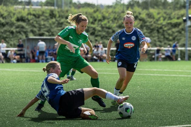 Fußball I Frauen I Freundschaftsspiel I DJK Arminia Ibbenbüren - DSC Arminia Bielefeld I 12.07.2026 Sophia Thiemann (9, DSC Arminia Bielefeld) Daria Schmidt (14, DJK Arminia Ibbenbüren) Jocelyn Hampel (27, DSC Arminia Bielefeld) Ibbenbüren Sportzentrum Schierloh NRW Deutschland *** Soccer I Women I Friendly Match I DJK Arminia Ibbenbüren vs. DSC Arminia Bielefeld I July 12, 2026 Sophia Thiemann 9, DSC Arminia Bielefeld Daria Schmidt 14, DJK Arminia Ibbenbüren Jocelyn Hampel 27, DSC Arminia Bielefeld Ibbenbüren Schierloh Sports Center, North Rhine-Westphalia, Germany Copyright: xLobeca CedricxSiefkerx