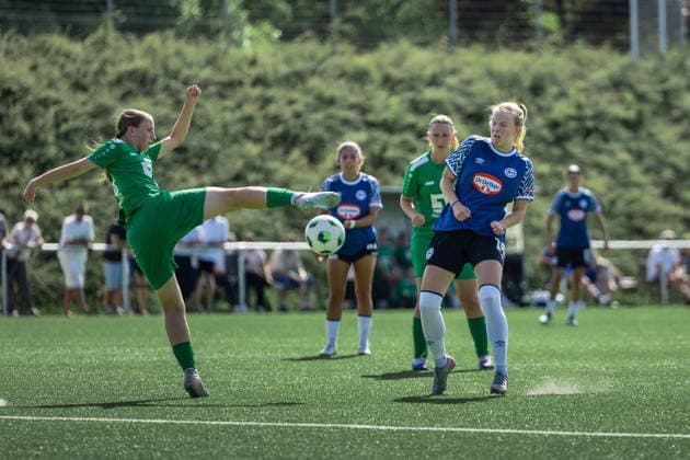 Fußball I Frauen I Freundschaftsspiel I DJK Arminia Ibbenbüren - DSC Arminia Bielefeld I 12.07.2026 Nora Balsliemke (20, DJK Arminia Ibbenbüren) Jana Richter (14, DSC Arminia Bielefeld) Ibbenbüren Sportzentrum Schierloh NRW Deutschland *** Soccer I Women I Friendly Match I DJK Arminia Ibbenbüren vs. DSC Arminia Bielefeld I July 12, 2026 Nora Balsliemke, 20, DJK Arminia Ibbenbüren; Jana Richter, 14, DSC Arminia Bielefeld, Ibbenbüren Sports Center Schierloh, North Rhine-Westphalia, Germany Copyright: xLobeca CedricxSiefkerx
