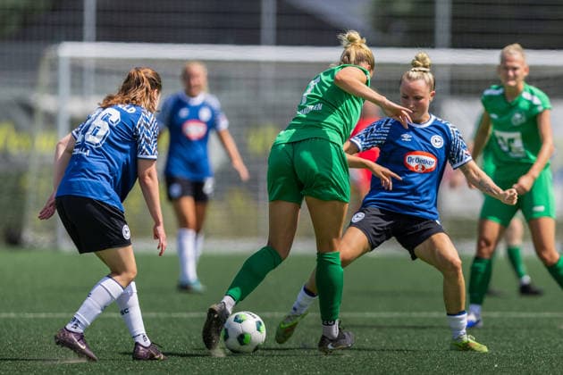 Fußball I Frauen I Freundschaftsspiel I DJK Arminia Ibbenbüren - DSC Arminia Bielefeld I 12.07.2026 Dana Gilhaus (7, DJK Arminia Ibbenbüren) Anna Pauline Czekalla (26, DSC Arminia Bielefeld) Jocelyn Hampel (27, DSC Arminia Bielefeld) Ibbenbüren Sportzentrum Schierloh NRW Deutschland *** Soccer I Women I Friendly Match I DJK Arminia Ibbenbüren vs. DSC Arminia Bielefeld I July 12, 2026 Dana Gilhaus 7, DJK Arminia Ibbenbüren Anna Pauline Czekalla 26, DSC Arminia Bielefeld Jocelyn Hampel 27, DSC Arminia Bielefeld Ibbenbüren Schierloh Sports Center, North Rhine-Westphalia, Germany Copyright: xLobeca CedricxSiefkerx