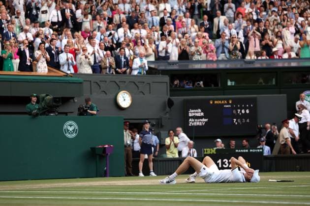Jannik Sinner celebrates victory in the Men s Singles final Wimbledon Tennis Championships, Day 14, The All England Lawn Tennis and Croquet Club, London, UK - 12 Jul 2026London The All England Lawn Tennis and United Kingdom  Copyright: xEllaxLing Shutterstockx 16981034dk