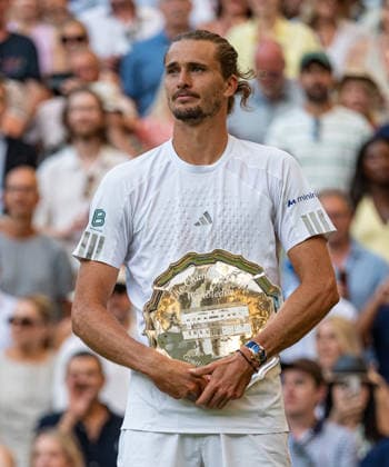 Tennis - Wimbledon Championship 2026 - Day 14 LONDON, ENGLAND - Sunday, July 12, 2026: Alexander Zverev (GER) with the runner s-up trophy after losing during the Gentlemen s Singles Final match on Day Fourteen of The Championships Wimbledon 2026 at the All England Lawn Tennis and Croquet Club. (Photo by Kirsten Holst Propaganda) LONDON All England Lawn Tennis and Croq GREATER LONDON ENGLAND  Copyright: xKirstenxHolstx 2026-07-12-076-Wimbledon_Day_14
