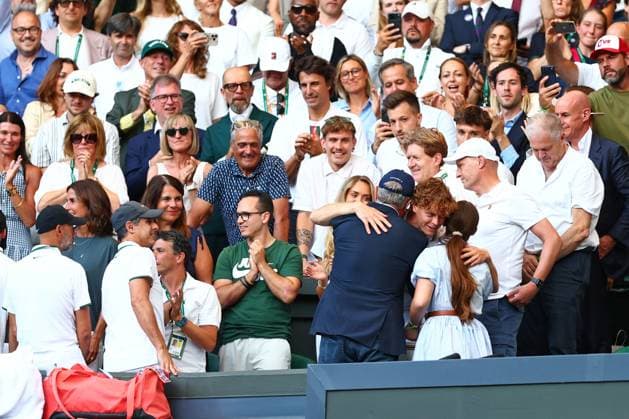 Jannik Sinner celebrates victory in the Men s Singles final with his team Wimbledon Tennis Championships, Day 14, The All England Lawn Tennis and Croquet Club, London, UK - 12 Jul 2026London The All England Lawn Tennis and United Kingdom  Copyright: xJamesxMarsh Shutterstockx 16981035je