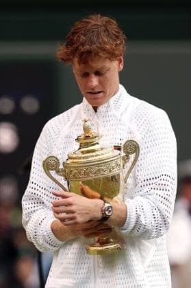 Jannik Sinner celebrates victory in the Men s Singles final Wimbledon Tennis Championships, Day 14, The All England Lawn Tennis and Croquet Club, London, UK - 12 Jul 2026London The All England Lawn Tennis and United Kingdom  Copyright: xEllaxLing Shutterstockx 16981034eb