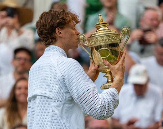 Tennis - Wimbledon Championship 2026 - Day 14 LONDON, ENGLAND - Sunday, July 12, 2026: Jannik Sinner (ITA) celebrates with the trophy after winning the Gentlemen s Singles Final match on Day Fourteen of The Championships Wimbledon 2026 at the All England Lawn Tennis and Croquet Club. (Photo by Kirsten Holst Propaganda) LONDON All England Lawn Tennis and Croq GREATER LONDON ENGLAND  Copyright: xKirstenxHolstx 2026-07-12-087-Wimbledon_Day_14
