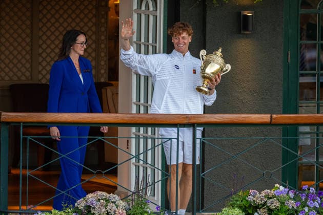 Tennis - Wimbledon Championship 2026 - Day 14 LONDON, ENGLAND - Sunday, July 12, 2026: Jannik Sinner (ITA) celebrates with the trophy on the balcony of the clubhouse after winning the Gentlemen s Singles Final match on Day Fourteen of The Championships Wimbledon 2026 at the All England Lawn Tennis and Croquet Club. (Photo by Kirsten Holst Propaganda) LONDON All England Lawn Tennis and Croq GREATER LONDON ENGLAND  Copyright: xKirstenxHolstx 2026-07-12-097-Wimbledon_Day_14
