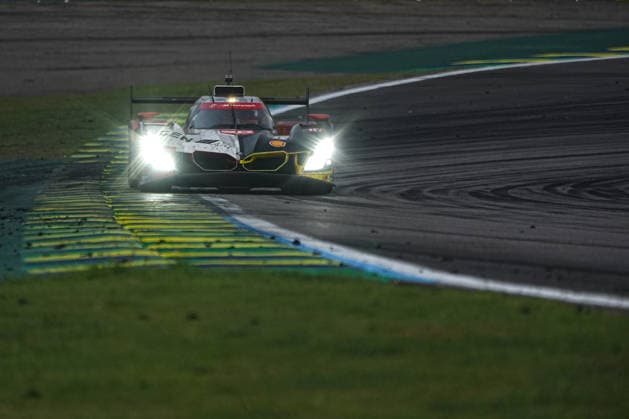 6 hours of Sao Paulo FIA WEC SAO PAULO, BRAZIL - JULY 12: BMW M Hybrid V8 of team BMW M Team WRT of the crew Robin Frijns (NED), Rene Rast (GER) and Sheldon van der Linde (RSA) in action during the FIA WEC 6 Hours of Sao Paulo, 4th round of the 2026 FIA World Endurance Championship at Interlagos Speedway in Sao Paulo, Brazil, on July 12, 2026. Stringer Anadolu Sao Paulo Brazil. Editorial use only. Please get in touch for any other usage.  Copyright: x2026xAnadoluxStringerx