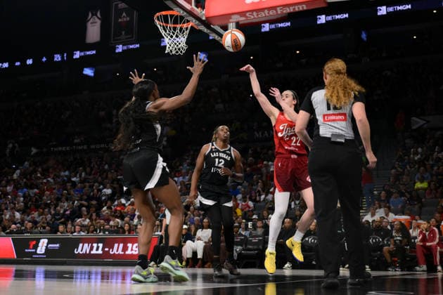 July 12, 2026, Las Vegas, Nevada, USA: CAITLIN CLARK 22 pass the ball during WNBA, Basketball Damen, USA Regular Season at the Michelob Ultra Arena in Las Vegas. WNBA 2026: Indiana Fever Played The Las Vegas Aces In WNBA Action Winning 109-75  - ZUMAo117 20260712_zsp_o117_045 Copyright: xMikaelxOnax