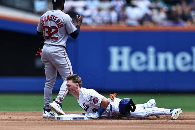 MLB, Baseball Herren, USA Boston Red Sox Vs. New York Mets New York Mets player A.J. Ewing 9 slides into second base with a double during the first inning of a baseball game against the Boston Red Sox at Citi Field in Corona, New York, on July 12, 2026. Corona New York United States  Copyright: xGordonxDonovanx originalFilename:donovan-mlbbosto260712_npObm.jpg
