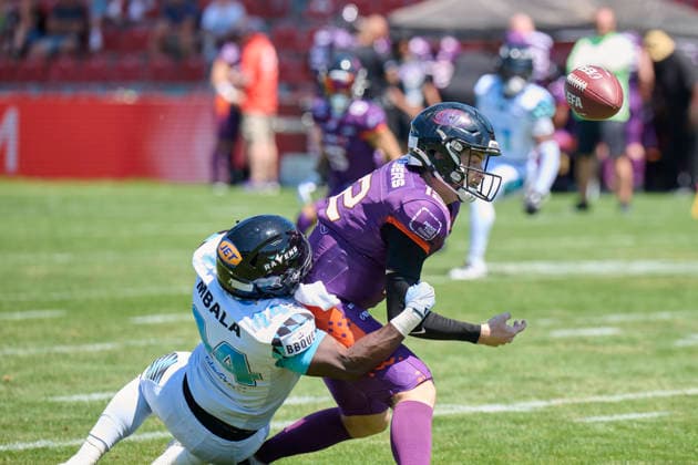 European Football Alliance, EFA, Munich Ravens, Frankfurt Galaxy Unterhaching Sportpark Unterhaching Bayern Deutschland *** European Football Alliance (EFA), Munich Ravens, Frankfurt Galaxy, Unterhaching Sportpark, Unterhaching, Bavaria, Germany Copyright: x30nullvierxPhotographiexÂ·xGerhardxLehnerx