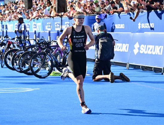 12.07.2026, GER, Triathlon, Hamburg Wasser World Triathlon, Elite Mixed Relay,Hamburg Team Deutschland Franka Rust (GER) beimLaufen auf dem Rathausmarkt *** July 12, 2026, GER, Triathlon, Hamburg Wasser World Triathlon, Elite Mixed Relay, Hamburg Team Germany s Franka Rust (GER) running on the Rathausmarkt nordphotoxGmbH xWitke nph00002