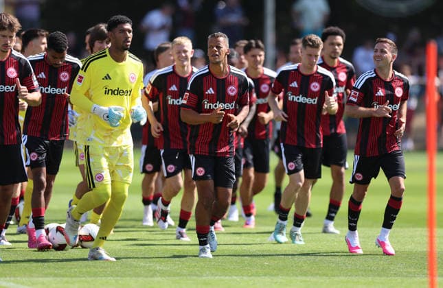 13.07.2026, Fussball Training, Eintracht Frankfurt, v.l., Torwart Kaua Kaua-Morais Vieira Dos Santos (Eintracht Frankfurt), Timothy Chandler (Eintracht Frankfurt), Mario Götze (Eintracht Frankfurt) DFL DFB REGULATIONS PROHIBIT ANY USE OF PHOTOGRAPHS AS IMAGE SEQUENCES AND OR QUASI-VIDEO. xdcx *** July 13, 2026, Soccer Practice, Eintracht Frankfurt, from left: Goalkeeper Kaua Kaua Morais Vieira Dos Santos, Eintracht Frankfurt, Timothy Chandler, Eintracht Frankfurt; Mario Götze, Eintracht Frankfurt. DFL and DFB regulations prohibit any use of photographs as image sequences and or quasi-video. xdcx Copyright: HMBxMedia Claus