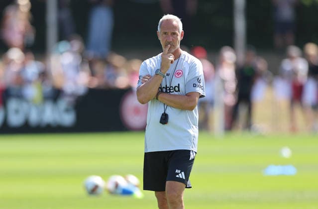 13.07.2026, Fussball Training, Eintracht Frankfurt, v.l., Trainer Adi Hütter (Eintracht Frankfurt) DFL DFB REGULATIONS PROHIBIT ANY USE OF PHOTOGRAPHS AS IMAGE SEQUENCES AND OR QUASI-VIDEO. xdcx *** July 13, 2026, Soccer Practice, Eintracht Frankfurt, from left, Coach Adi Hütter, Eintracht Frankfurt. DFL and DFB regulations prohibit any use of photographs as image sequences and or quasi-video. xdcx Copyright: HMBxMedia Claus