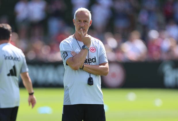 13.07.2026, Fussball Training, Eintracht Frankfurt, v.l., Trainer Adi Hütter (Eintracht Frankfurt) DFL DFB REGULATIONS PROHIBIT ANY USE OF PHOTOGRAPHS AS IMAGE SEQUENCES AND OR QUASI-VIDEO. xdcx *** July 13, 2026, Soccer Practice, Eintracht Frankfurt, from left, Coach Adi Hütter, Eintracht Frankfurt. DFL and DFB regulations prohibit any use of photographs as image sequences and or quasi-video. xdcx Copyright: HMBxMedia Claus