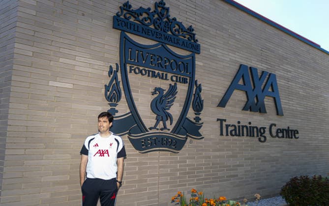 Football - Liverpool s new head coach Andoni Iraola KIRKBY, ENGLAND - Thursday, May 14, 2026: Liverpool s head coach Andoni Iraola poses for an official photocall ahead of his first press conference, PK, Pressekonferenz at the AXA Training Centre. (Photo by David Rawcliffe Propaganda) KIRKBY AXA Training Centre MERSEYSIDE ENGLAND  Copyright: xDavidxRawcliffex P2026-07-13-Liverpool_Andoni_Iraola-5