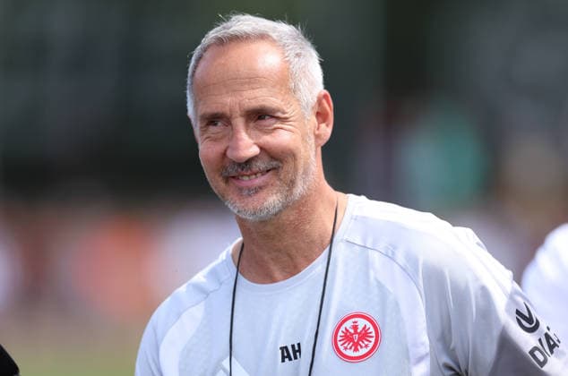 13.07.2026, Fussball Training, Eintracht Frankfurt, v.l., Trainer Adi Hütter (Eintracht Frankfurt) DFL DFB REGULATIONS PROHIBIT ANY USE OF PHOTOGRAPHS AS IMAGE SEQUENCES AND OR QUASI-VIDEO. xdcx *** July 13, 2026, Soccer Practice, Eintracht Frankfurt, from left, Coach Adi Hütter, Eintracht Frankfurt. DFL and DFB regulations prohibit any use of photographs as image sequences and or quasi-video. xdcx Copyright: HMBxMedia Claus