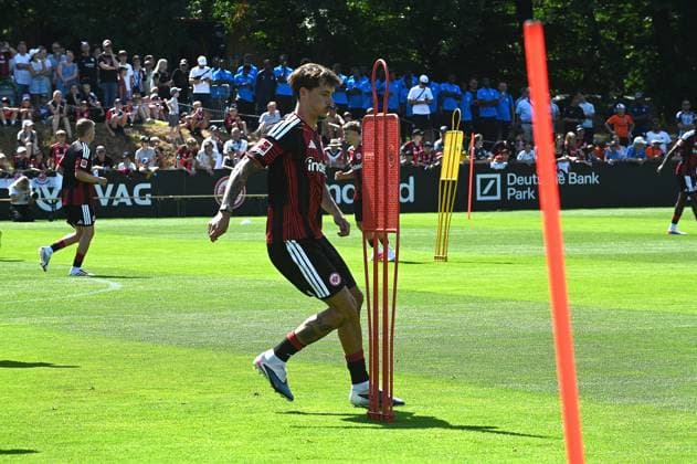 13.07.2026 xhpx Frankfurt am Main, Deutsche Bank Park Bundesliga Saison 2025 2026 Eintracht Frankfurt Training Robin Koch (4, Eintracht Frankfurt) DFL DFB REGULATIONS PROHIBIT ANY USE OF PHOTOGRAPHS AS IMAGE SEQUENCES AND OR QUASI-VIDEO. *** July 13, 2026 xhpx Frankfurt am Main, Deutsche Bank Park Bundesliga Season 2025–2026 Eintracht Frankfurt Training Robin Koch 4, Eintracht Frankfurt: DFL and DFB regulations prohibit any use of photographs as image sequences and or quasi-video