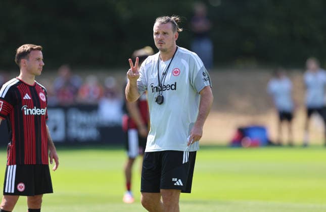 13.07.2026, Fussball Training, Eintracht Frankfurt, v.l., Co-Trainer Alexander Meier (Eintracht Frankfurt) DFL DFB REGULATIONS PROHIBIT ANY USE OF PHOTOGRAPHS AS IMAGE SEQUENCES AND OR QUASI-VIDEO. xdcx *** July 13, 2026, Soccer Practice, Eintracht Frankfurt, from left, Assistant Coach Alexander Meier, Eintracht Frankfurt. DFL and DFB regulations prohibit any use of photographs as image sequences and or quasi-video. xdcx Copyright: HMBxMedia Claus