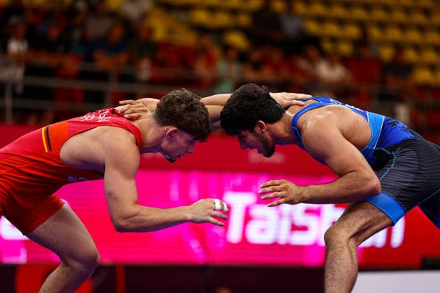 U20 European Championships 74kg FS - Manuel Wagin (GER) df. Nurlan Aghazada (AZE) *** U20 European Championships, 74 kg Freestyle: Manuel Wagin (GER) def. Nurlan Aghazada (AZE) Copyright: xJakexKirkmanx xUnitedxWorldxWresx Jake Kirkman United World Wres