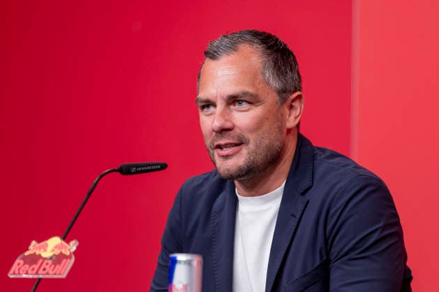 GER, Leipzig, Fussball, Pressekonferenz, offizielle Vorstellung des neuen Cheftrainers Martin Demichelis bei RB Leipzig im Bild v.l.: Marcel Schäfer (Geschäftsführer RB Leipzig), 13.07.2026, RB Leipzig Trainingsakademie Cottaweg Leipzig DFL DFB REGULATIONS PROHIBIT ANY USE OF PHOTOGRAPHS AS IMAGE SEQUENCES AND OR QUASI-VIDEO, *** GER, Leipzig, Soccer, Press Conference, Official Introduction of New Head Coach Martin Demichelis at RB Leipzig; pictured from left: Marcel Schäfer, Sporting Director of RB Leipzig, July 13, 2026, RB Leipzig Training Academy, Cottaweg, Leipzig. DFL and DFB regulations prohibit any use of photographs as image sequences and or quasi-video, Copyright: HMBxMedia PaulxFritz