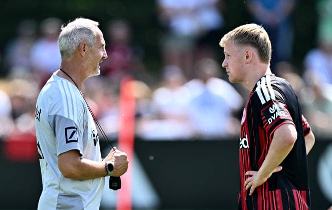 13.07.2026, xfux, Fussball 1.Bundesliga, Eintracht Frankfurt - Trainingsstart Saison 2026 2027, v.l. Trainer Adolf Adi Hütter Huetter (Eintracht Frankfurt) zautz, Jonathan Burkardt (Eintracht Frankfurt) (DFL DFB REGULATIONS PROHIBIT ANY USE OF PHOTOGRAPHS as IMAGE SEQUENCES and or QUASI-VIDEO) Frankfurt am Main *** July 13, 2026, xfux, Soccer, Bundesliga 1, Eintracht Frankfurt Starts Training for the 2026–2027 Season, from left: Coach Adolf Adi Hütter, Eintracht Frankfurt, zautz, Jonathan Burkardt, Eintracht Frankfurt; DFL and DFB regulations prohibit any use of photographs as image sequences and or quasi-video; Frankfurt am Main