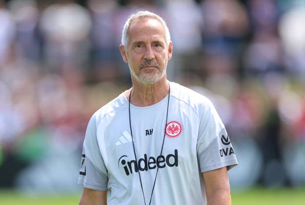 13.07.2026, Fussball Training, Eintracht Frankfurt, v.l., Trainer Adi Hütter (Eintracht Frankfurt) DFL DFB REGULATIONS PROHIBIT ANY USE OF PHOTOGRAPHS AS IMAGE SEQUENCES AND OR QUASI-VIDEO. xdcx *** July 13, 2026, Soccer Practice, Eintracht Frankfurt, from left, Coach Adi Hütter, Eintracht Frankfurt. DFL and DFB regulations prohibit any use of photographs as image sequences and or quasi-video. xdcx Copyright: HMBxMedia Claus