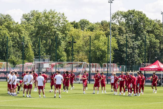 13.07.2026, GER, Öffentliches Training, Saison 2026 2027), RB Leipzig Das Team von RB Leipzig beim 1. Training *** July 13, 2026, GER, Open Practice, 2026–2027 Season, RB Leipzig The RB Leipzig team at Practice 1 nordphotoxGmbHx xTrienitz nph00051