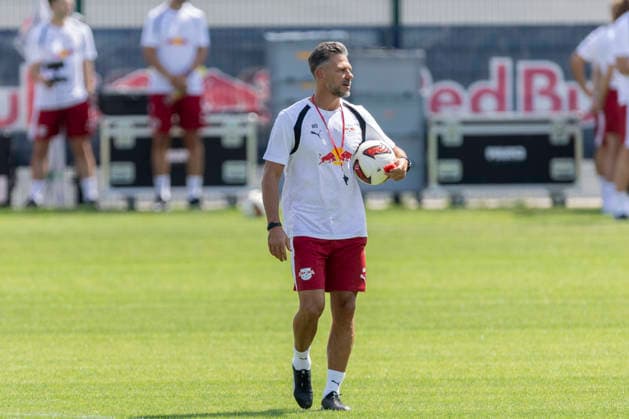GER, Leipzig, Fussball, Pressekonferenz, Trainingsstart, medienoeffentliches Training im Bild v.l.: Martin Demichelis (Cheftrainer RB Leipzig), 13.07.2026, RB Leipzig Trainingsakademie Cottaweg Leipzig DFL DFB REGULATIONS PROHIBIT ANY USE OF PHOTOGRAPHS AS IMAGE SEQUENCES AND OR QUASI-VIDEO, *** GER, Leipzig, Soccer, Press Conference, Start of Training, Media-Open Training Session (Pictured, from left: Martin Demichelis, Head Coach of RB Leipzig), July 13, 2026, RB Leipzig Training Academy, Cottaweg, Leipzig; DFL and DFB regulations prohibit any use of photographs as image sequences and or quasi-video, Copyright: HMBxMedia PaulxFritz