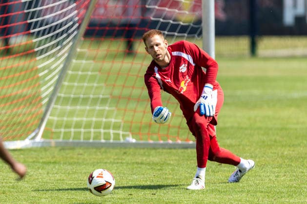 GER, Leipzig, Fussball, Pressekonferenz, Trainingsstart, medienoeffentliches Training im Bild v.l.: Peter Gulacsi (RB Leipzig 01), Aktion mit Ball 13.07.2026, RB Leipzig Trainingsakademie Cottaweg Leipzig DFL DFB REGULATIONS PROHIBIT ANY USE OF PHOTOGRAPHS AS IMAGE SEQUENCES AND OR QUASI-VIDEO, *** GER, Leipzig, Soccer, Press Conference, Start of Training, Media-Open Training Session (Pictured, from left): Peter Gulacsi, RB Leipzig 01, in action with the ball, July 13, 2026, RB Leipzig Training Academy, Cottaweg, Leipzig; DFL, DFB regulations prohibit any use of photographs as image sequences and or quasi-video, Copyright: HMBxMedia PaulxFritz