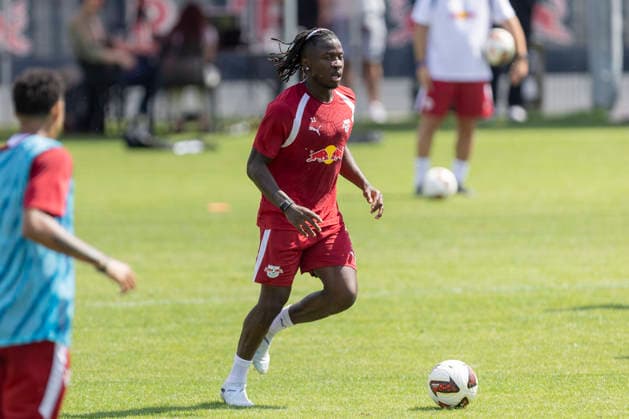 GER, Leipzig, Fussball, Pressekonferenz, Trainingsstart, medienoeffentliches Training im Bild v.l.: Johan Bakayoko (RB Leipzig 11), Aktion mit Ball 13.07.2026, RB Leipzig Trainingsakademie Cottaweg Leipzig DFL DFB REGULATIONS PROHIBIT ANY USE OF PHOTOGRAPHS AS IMAGE SEQUENCES AND OR QUASI-VIDEO, *** GER, Leipzig, Soccer, Press Conference, Start of Training, Media-Open Training in Photos: from left, Johan Bakayoko, RB Leipzig 11, in action with the ball, July 13, 2026, RB Leipzig Training Academy, Cottaweg, Leipzig; DFL and DFB regulations prohibit any use of photographs as image sequences and or quasi-video, Copyright: HMBxMedia PaulxFritz