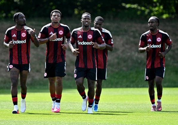 13.07.2026, xfux, Fussball 1.Bundesliga, Eintracht Frankfurt - Trainingsstart Saison 2026 2027, v.l. Junior Dina Ebimbe (Eintracht Frankfurt), Jessic Ngankam (Eintracht Frankfurt), Michy Batshuayi (Eintracht Frankfurt), Niels Nkounkou (Eintracht Frankfurt), Junior Dina Ebimbe (Eintracht Frankfurt) (DFL DFB REGULATIONS PROHIBIT ANY USE OF PHOTOGRAPHS as IMAGE SEQUENCES and or QUASI-VIDEO) Frankfurt am Main *** July 13, 2026, xfux, Soccer, Bundesliga 1, Eintracht Frankfurt Starts Training for the 2026–2027 Season, from left: Junior Dina Ebimbe, Eintracht Frankfurt, Jessic Ngankam, Eintracht Frankfurt, Michy Batshuayi, Eintracht Frankfurt, Niels Nkounkou, Eintracht Frankfurt, Junior Dina Ebimbe, Eintracht Frankfurt. DFL and DFB regulations prohibit any use of photographs as image sequences and or quasi-video. Frankfurt am Main