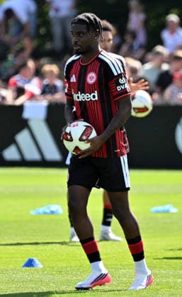 13.07.2026, xjhx, Fussball 1.Bundesliga, Eintracht Frankfurt Trainingsauftakt - Saison 2026 27 v.l. Junior Dina Ebimbe (Eintracht Frankfurt) (DFL DFB REGULATIONS PROHIBIT ANY USE OF PHOTOGRAPHS as IMAGE SEQUENCES and or QUASI-VIDEO) Frankfurt am Main *** July 13, 2026, xjhx, Soccer, Bundesliga 1, Eintracht Frankfurt Start of Training for the 2026–27 Season, Junior Dina Ebimbe, Eintracht Frankfurt, DFL, DFB. REGULATIONS PROHIBIT ANY USE OF PHOTOGRAPHS AS IMAGE SEQUENCES AND OR QUASI-VIDEO. Frankfurt am Main