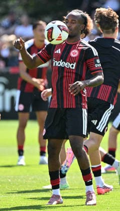 13.07.2026, xjhx, Fussball 1.Bundesliga, Eintracht Frankfurt Trainingsauftakt - Saison 2026 27 v.l. Noel Futkeu (Eintracht Frankfurt) (DFL DFB REGULATIONS PROHIBIT ANY USE OF PHOTOGRAPHS as IMAGE SEQUENCES and or QUASI-VIDEO) Frankfurt am Main *** July 13, 2026, xjhx, Soccer, Bundesliga 1, Eintracht Frankfurt Starts Training for the 2026–27 Season, photo by Noel Futkeu, Eintracht Frankfurt, DFL, DFB. REGULATIONS PROHIBIT ANY USE OF PHOTOGRAPHS AS IMAGE SEQUENCES AND OR QUASI-VIDEO. Frankfurt am Main