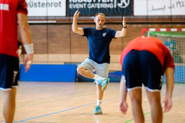 Bietigheim: HBL - 26 27 - SG BBM Bietigheim - Trainingsauftakt Athletik-Trainer Lando Schwekendiek (Bietigheim) Bietigheim-Bissingen Halle am Viadukt Baden-Württemberg Deutschland *** Bietigheim HBL 26 27 SG BBM Bietigheim Start of Training Athletic Trainer Lando Schwekendiek Bietigheim Bietigheim Bissingen Halle am Viadukt Baden-Württemberg Germany