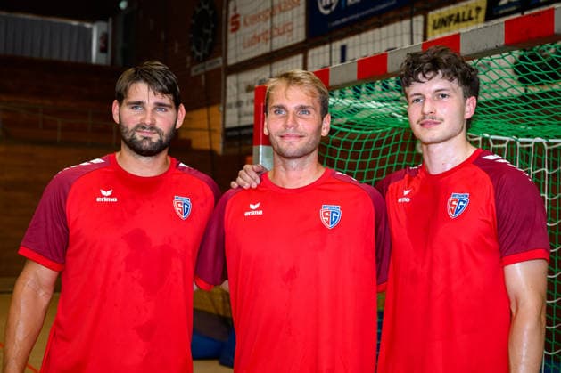 Bietigheim: HBL - 26 27 - SG BBM Bietigheim - Trainingsauftakt v.li. Marcus Norrbrink (Bietigheim), Mathias Larson (Bietigheim), Jonas Josef (Bietigheim) Bietigheim-Bissingen Halle am Viadukt Baden-Württemberg Deutschland *** Bietigheim HBL 26 27 SG BBM Bietigheim: Start of training (from left): Marcus Norrbrink (Bietigheim), Mathias Larson (Bietigheim), Jonas Josef (Bietigheim); Bietigheim-Bissingen, Halle am Viadukt, Baden-Württemberg, Germany