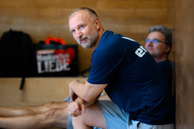 Bietigheim: HBL - 26 27 - SG BBM Bietigheim - Trainingsauftakt Trainer Hartmut Mayerhoffer (Bietigheim) Bietigheim-Bissingen Halle am Viadukt Baden-Württemberg Deutschland *** Bietigheim HBL 26 27 SG BBM Bietigheim Start of Training Coach Hartmut Mayerhoffer Bietigheim Bietigheim Bissingen Halle am Viadukt Baden-Württemberg Germany