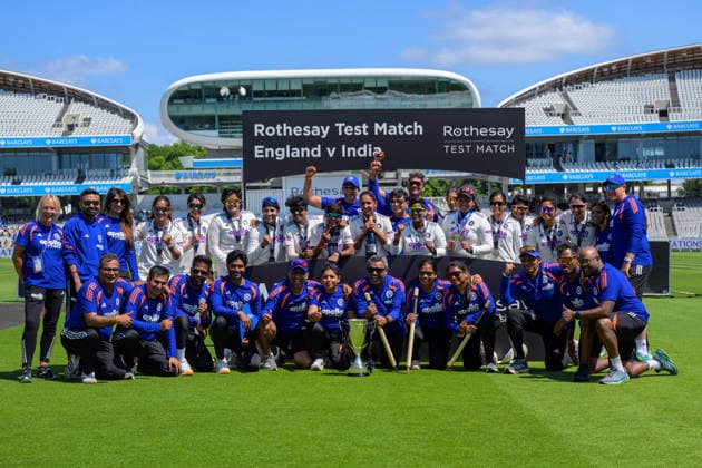 LONDON, ENGLAND JULY 13 - Players and Coaching Staff of India taking a team photo after Day 4 of the Rothesay Test Match game between England and India at Lord s Cricket Ground on July 13, 2026 in London , England . (Photo by Keeran Marquis Sports Press Photo)  Copyright: xKeeranxMarquis SPPx Sportspressphoto_SPR190281