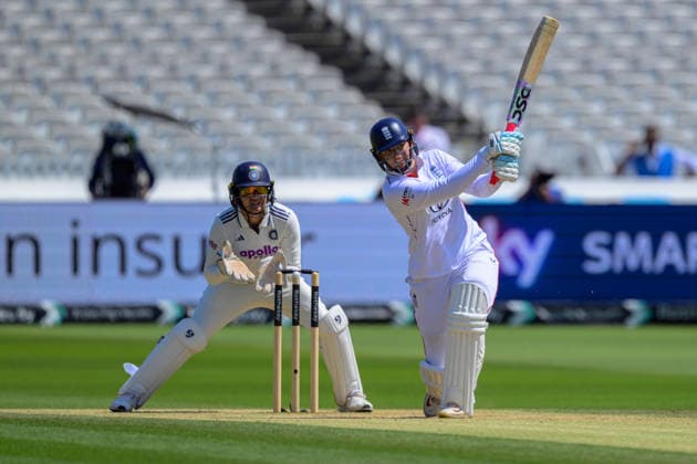 LONDON, ENGLAND JULY 13 - Sophie Ecclestone of England during Day 4 of the Rothesay Test Match game between England and India at Lord s Cricket Ground on July 13, 2026 in London , England . (Photo by Keeran Marquis Sports Press Photo)  Copyright: xKeeranxMarquis SPPx Sportspressphoto_SPR190297