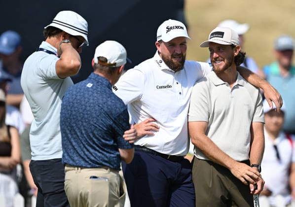 Shane Lowry (IRE) and Tommy Fleetwood (ENG) embrace on the Putting Green 154th Open Golf Championships, Royal Birkdale, Southport, UK - 13 Jul 2026Southport Royal Birkdale United Kingdom  Copyright: xGreigxCowie Shutterstockx 16988288bz