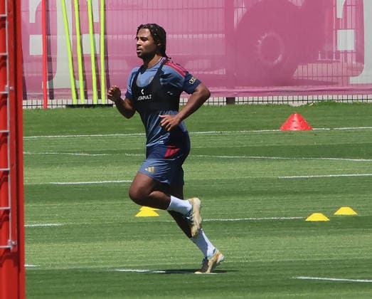 13.07.2026, FC Bayern Training , Saebenerstrasse Muenchen, Fussball, im Bild: Serge Gnabry (FC Bayern Muenchen) *** July 13, 2026, FC Bayern Training, Saebenerstrasse, Munich, Soccer, Sports, Pictured: Serge Gnabry, FC Bayern Munich