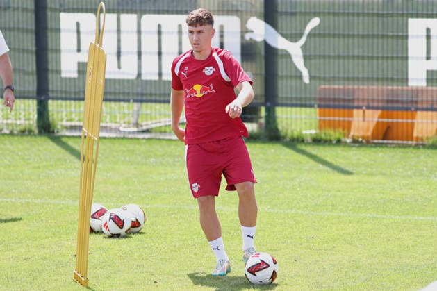 Bundesliga: Auftakttraining von RB Leipzig, 13.07.2026 Brajan Gruda (10, RB Leipzig). Fußball-Bundesliga, Saison 2026 2027: Auftaktraining von RB Leipzig am 13.07.2026 im RB-Trainingszentrum am Cottaweg. *** RB Leipzig s Bundesliga Season-Opener Training Session, July 13, 2026, Brajan Gruda 10, RB Leipzig Soccer Bundesliga, 2026–2027 Season: RB Leipzig s season-opener training session on July 13, 2026, at the RB Training Center on Cottaweg Copyright: xBEAUTIFULxSPORTS JanxKaeferx