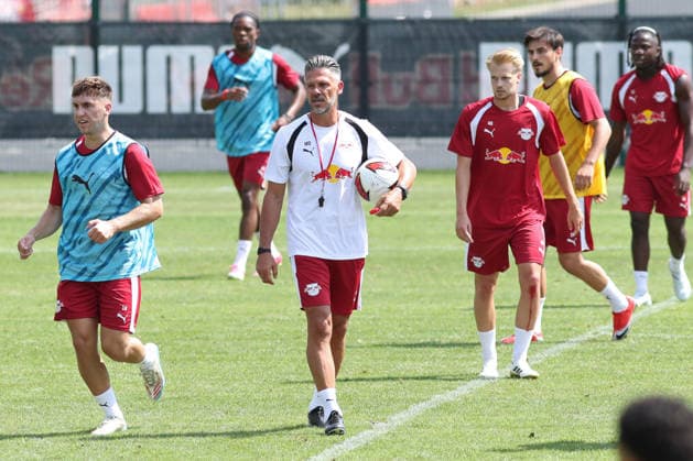 Bundesliga: Auftakttraining von RB Leipzig, 13.07.2026 Martin Demichelis (Chef-Trainer, RB Leipzig). Fußball-Bundesliga, Saison 2026 2027: Auftaktraining von RB Leipzig am 13.07.2026 im RB-Trainingszentrum am Cottaweg. *** RB Leipzig s Bundesliga Season-Opener Training Session, July 13, 2026; Martin Demichelis, Head Coach, RB Leipzig Soccer Bundesliga, 2026–2027 Season; RB Leipzig s season-opener training session on July 13, 2026, at the RB Training Center on Cottaweg Copyright: xBEAUTIFULxSPORTS JanxKaeferx