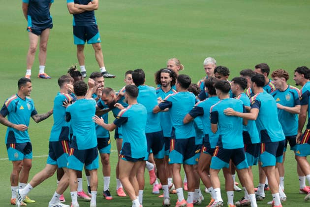 Spanish national team, Nationalteam players during a training session at the Cotton Bowl Stadium in Dallas, US, 13 July 2026, on the eve of the World Cup semifinal against France. Spanish national team training session in Dallas !ACHTUNG: NUR REDAKTIONELLE NUTZUNG!  Copyright: xLavandeiraxjrx GRAF5926 20260713-55020883829_1