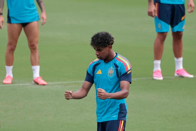 Spanish national team, Nationalteam player Lamine Yamal during a training session at the Cotton Bowl Stadium in Dallas, US, 13 July 2026, on the eve of the World Cup semifinal against France. Spanish national team training session in Dallas !ACHTUNG: NUR REDAKTIONELLE NUTZUNG!  Copyright: xLavandeiraxjrx GRAF5948 20260713-55020883982_1