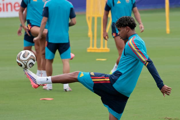 Spanish national team, Nationalteam player Lamine Yamal during a training session at the Cotton Bowl Stadium in Dallas, US, 13 July 2026, on the eve of the World Cup semifinal against France. Spanish national team training session in Dallas !ACHTUNG: NUR REDAKTIONELLE NUTZUNG!  Copyright: xLavandeiraxjrx GRAF5943 20260713-55020883991_1