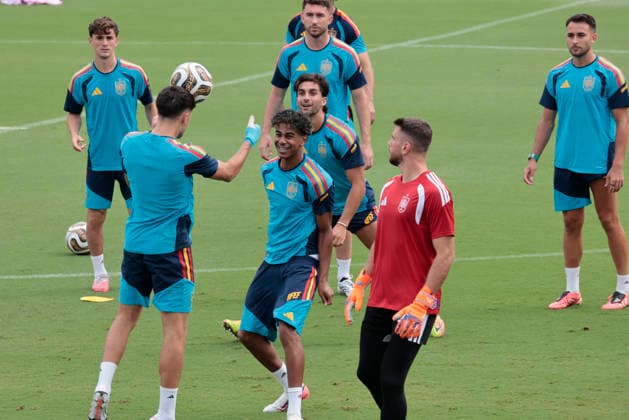 Spanish national team, Nationalteam players during a training session at the Cotton Bowl Stadium in Dallas, US, 13 July 2026, on the eve of the World Cup semifinal against France. Spanish national team training session in Dallas !ACHTUNG: NUR REDAKTIONELLE NUTZUNG!  Copyright: xLavandeiraxjrx GRAF5959 20260713-55020884071_1
