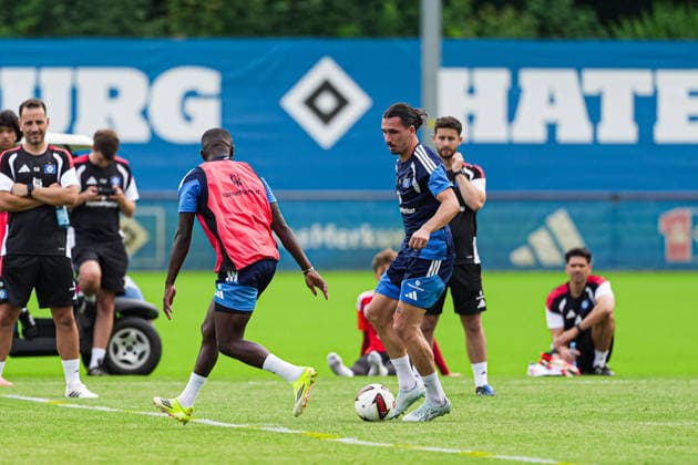 Jean-Luc DompÃ (Hamburger SV, 07), Rayan Philippe (Hamburger SV, 14) GER, Training Hamburger SV, Fussball, 1. Bundesliga, Saison 2026 2027, 13.07.2026 GER, Training Hamburger SV, Fussball, 1. Bundesliga, Saison 2026 2027, 13.07.2026 Hamburg *** Jean Luc Dompo Hamburger SV, 07; Rayan Philippe, Hamburger SV, 14 GER; Hamburger SV Training, Soccer, Bundesliga 1, 2026–2027 Season, July 13, 2026 GER, Hamburg SV Training, Soccer, Bundesliga 1, 2026–2027 Season, July 13, 2026 Hamburg Copyright: xEibner-Pressefoto MarcelxvonxFehrnx EP_MFN