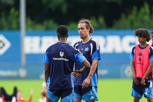 Albert Sambi Lokonga (Hamburger SV, 06), Yussuf Poulsen (Hamburger SV, 15) GER, Training Hamburger SV, Fussball, 1. Bundesliga, Saison 2026 2027, 13.07.2026 GER, Training Hamburger SV, Fussball, 1. Bundesliga, Saison 2026 2027, 13.07.2026 Hamburg *** Albert Sambi Lokonga, Hamburger SV, 06; Yussuf Poulsen, Hamburger SV, 15 GER; Hamburger SV training, soccer, Bundesliga 1, 2026–2027 season, July 13, 2026 GER, Hamburg SV training, soccer, Bundesliga 1, 2026–2027 season, July 13, 2026 Hamburg Copyright: xEibner-Pressefoto MarcelxvonxFehrnx EP_MFN