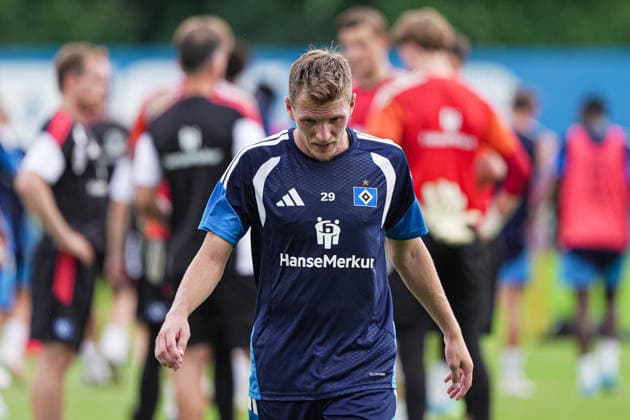Emir Sahiti (Hamburger SV, 29) GER, Training Hamburger SV, Fussball, 1. Bundesliga, Saison 2026 2027, 13.07.2026 GER, Training Hamburger SV, Fussball, 1. Bundesliga, Saison 2026 2027, 13.07.2026 Hamburg *** Emir Sahiti, Hamburger SV, 29 (GER), Hamburger SV training, soccer, Bundesliga 1, 2026–2027 season, July 13, 2026 (GER), Hamburger SV training, soccer, Bundesliga 1, 2026–2027 season, July 13, 2026, Hamburg Copyright: xEibner-Pressefoto MarcelxvonxFehrnx EP_MFN